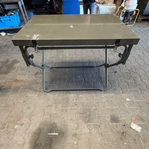 Krankentragentragenbock Typ 60/66 (Campingtisch Bundeswehr)